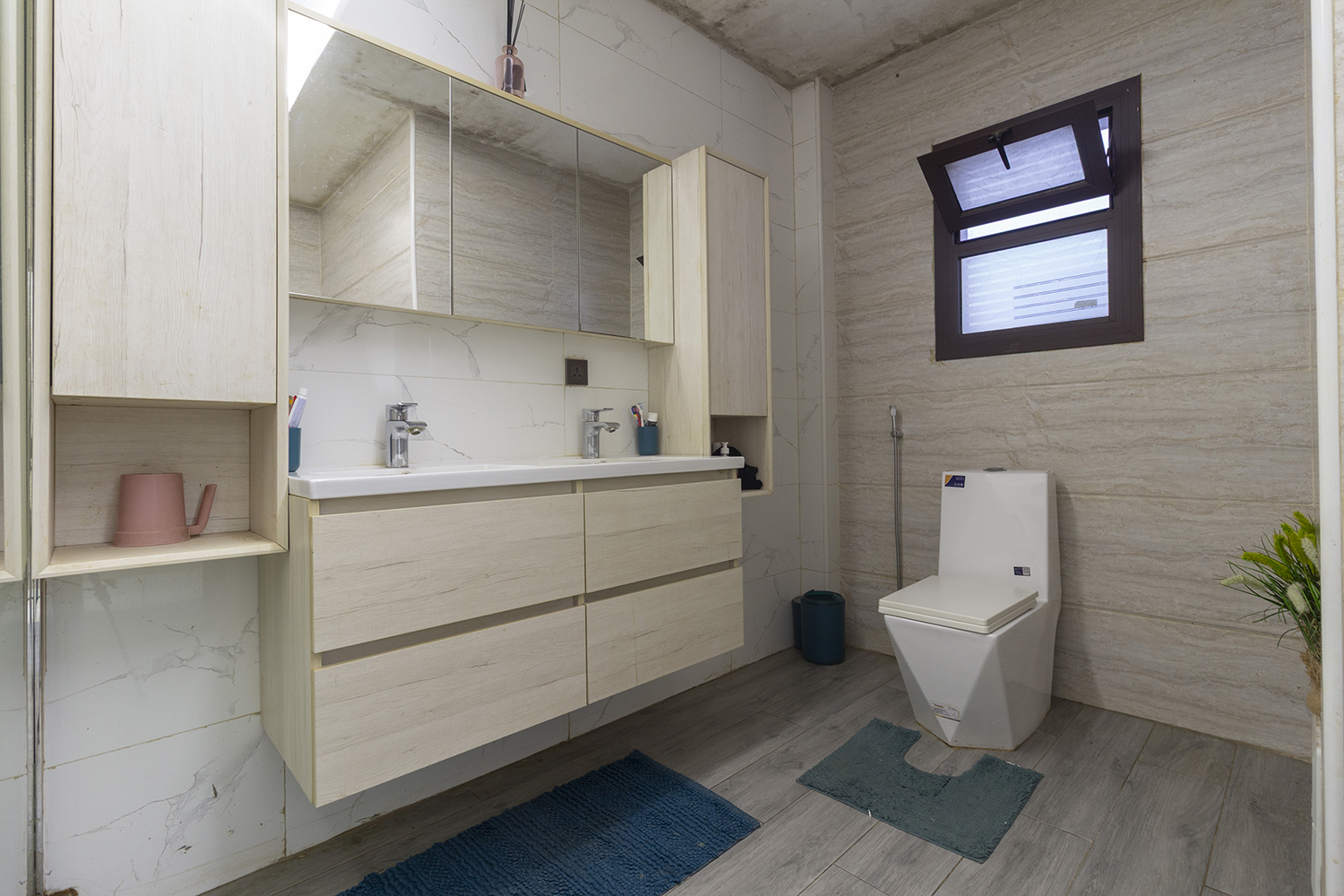F5 de 210 m2 haut de gamme à vendre à Yoff