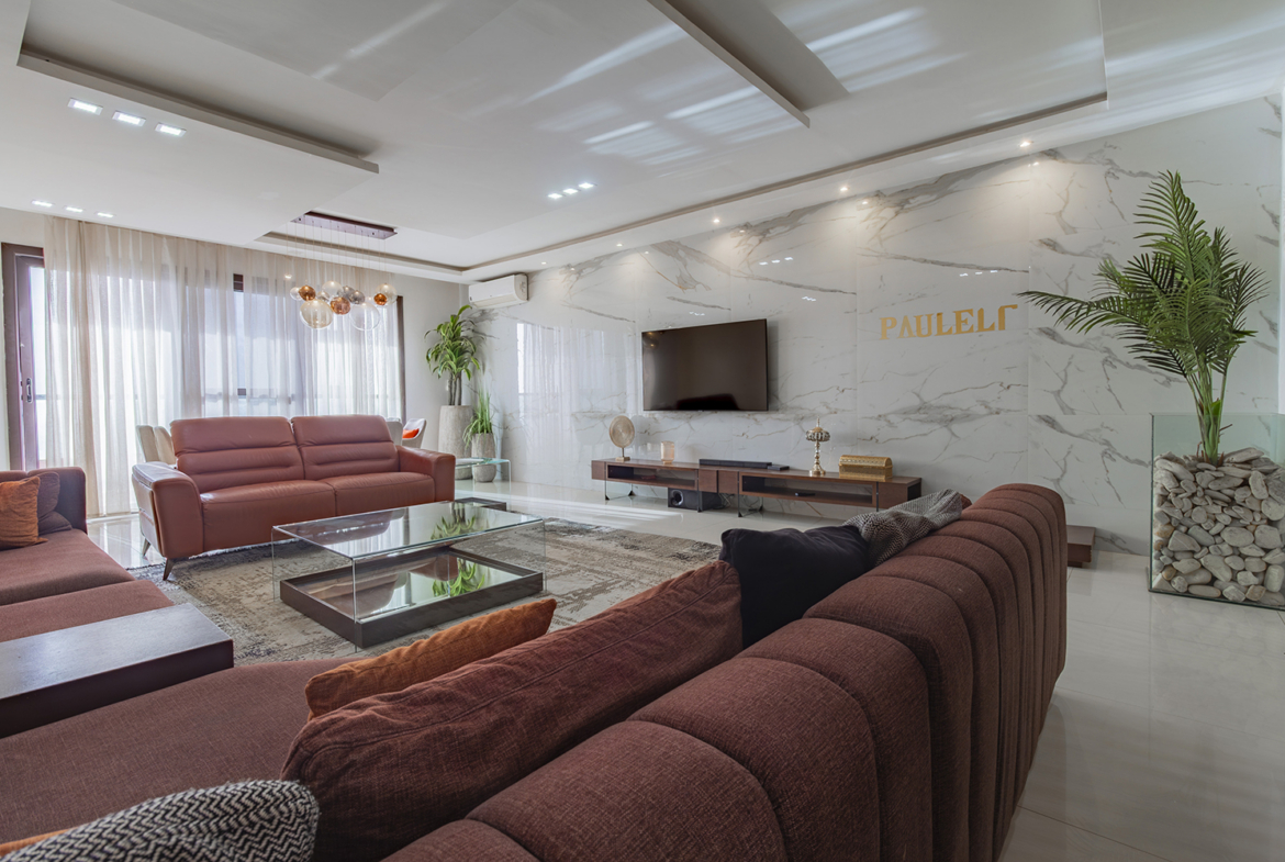 F5 de 210 m2 haut de gamme à vendre à Yoff