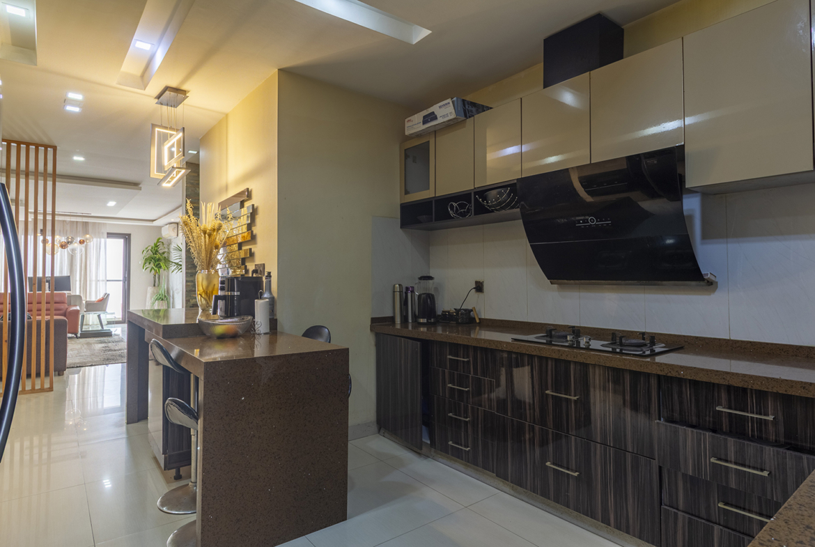 F5 de 210 m2 haut de gamme à vendre à Yoff
